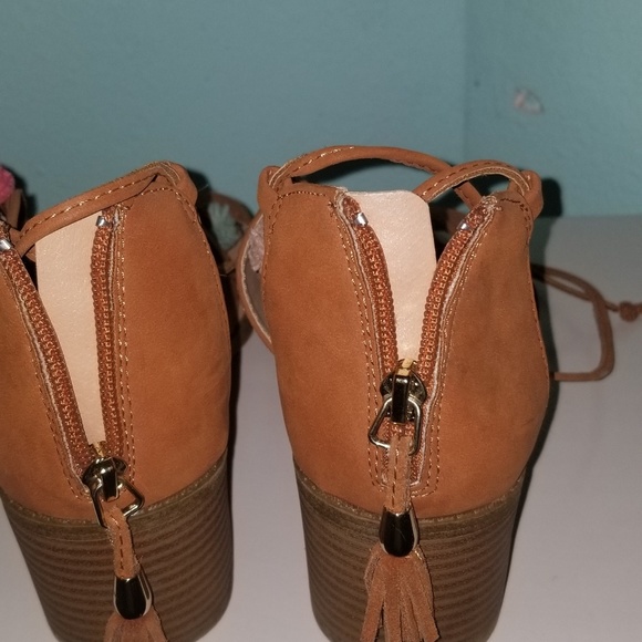 Pompom sandals - Picture 3 of 4